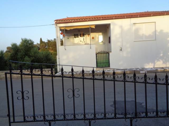 (For Sale) Residential Detached house || Rethymno/Geropotamos - 180 Sq.m, 3 Bedrooms, 140.000€ 